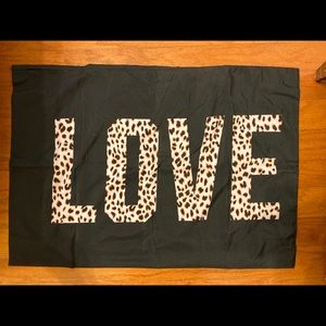 Cheetah PINK VS bed sheets